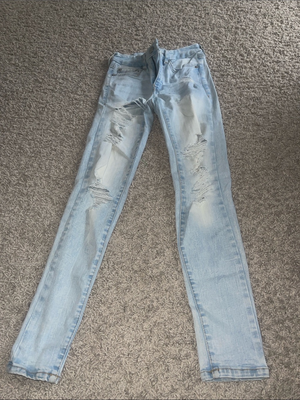 American Eagle Outfitters Light Blue Distressed Skinny Jeans